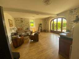 Superb Bearnaise Property and Maison d'Hotes in the rolling foothills of the Pyrenees. 